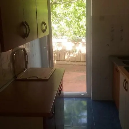 Viktor Apartment *