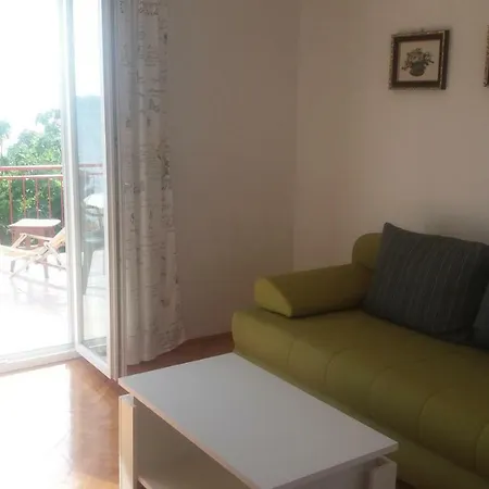 Viktor Apartment